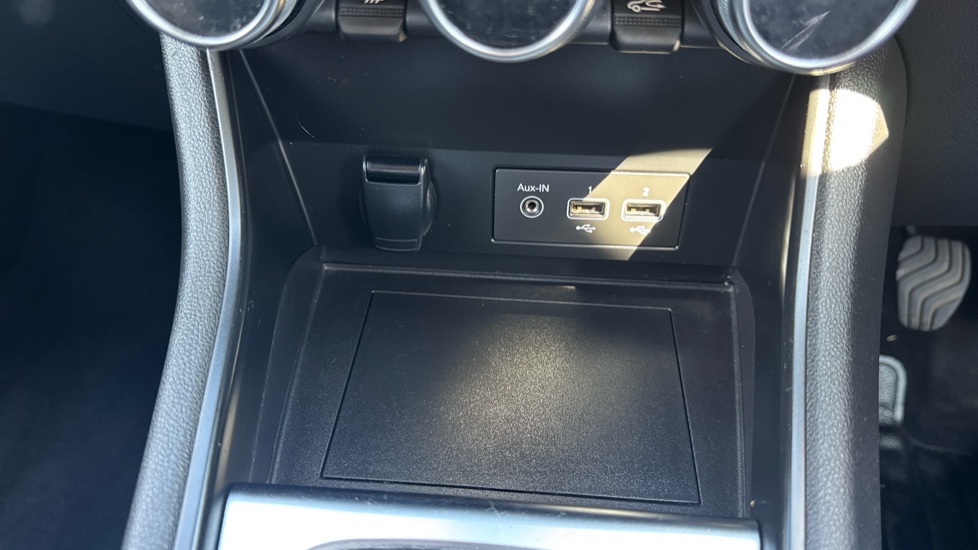 Renault Captur 1.0 TCE 100 Iconic 5dr Petrol Hatchback - Image 33