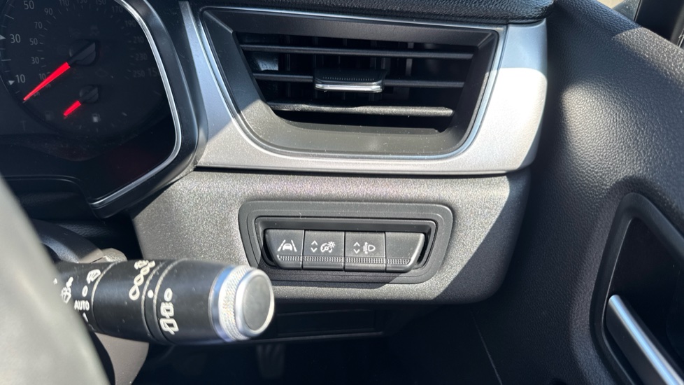 Renault Captur 1.0 TCE 100 Iconic 5dr Petrol Hatchback - Image 43