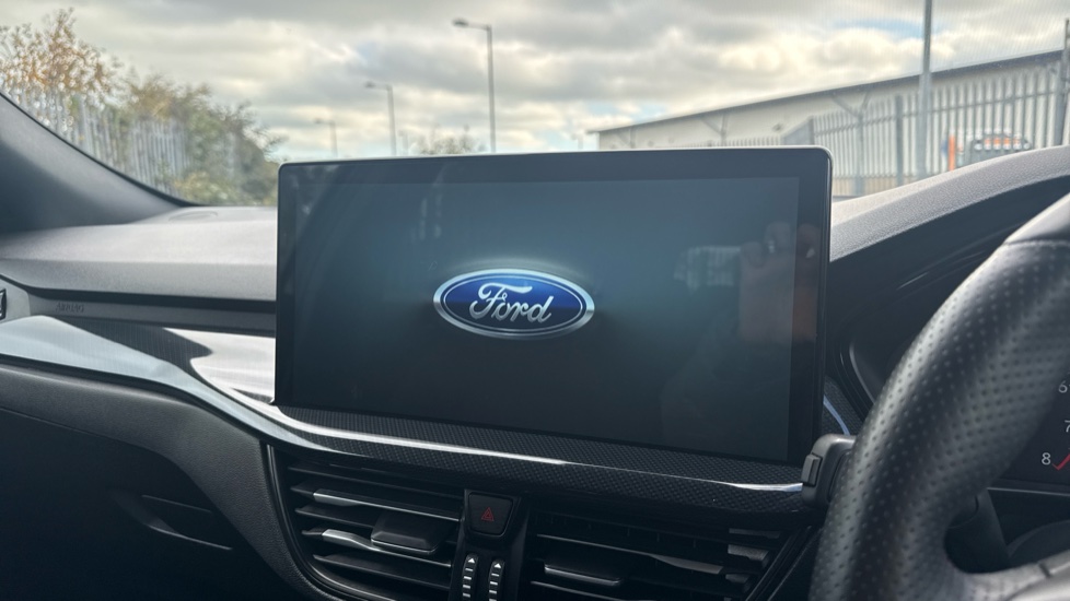 Ford Focus 1.0 EcoBoost Hybrid mHEV ST-Line 5dr Petrol Estate - Image 12