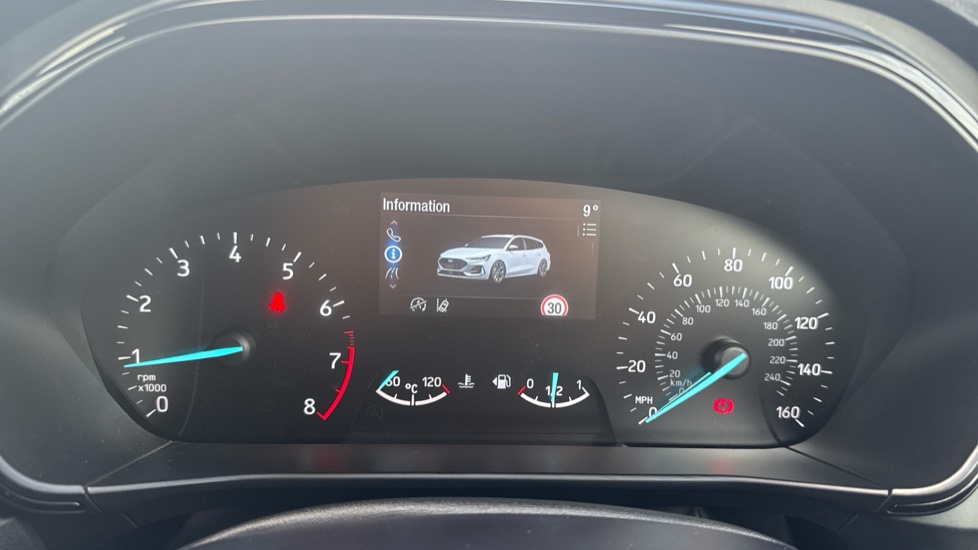 Ford Focus 1.0 EcoBoost Hybrid mHEV ST-Line 5dr Petrol Estate - Image 18