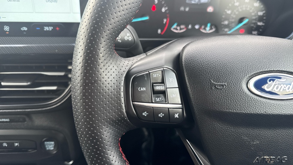 Ford Focus 1.0 EcoBoost Hybrid mHEV ST-Line 5dr Petrol Estate - Image 21