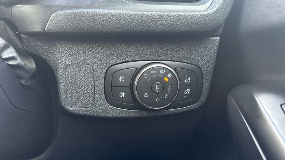 Ford Focus 1.0 EcoBoost Hybrid mHEV ST-Line 5dr Petrol Estate - Image 25