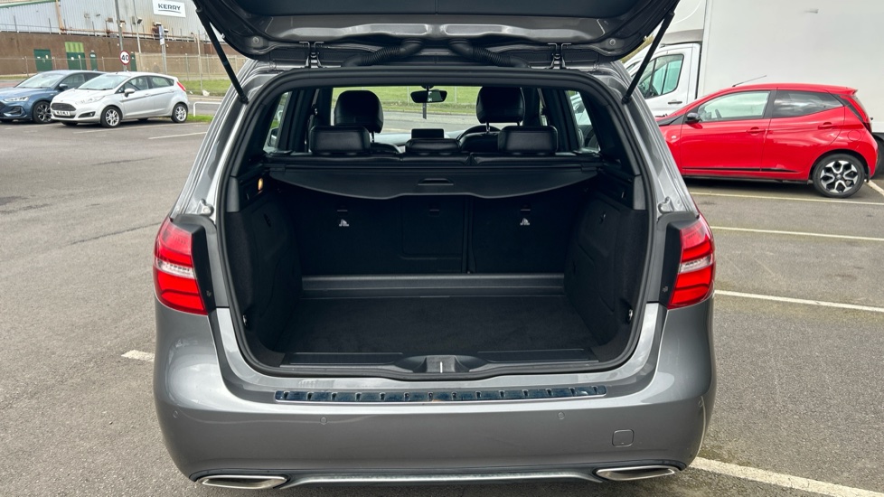 Mercedes-Benz B-Class B200 Exclusive Edition Plus 5dr Petrol Hatchback - Image 4