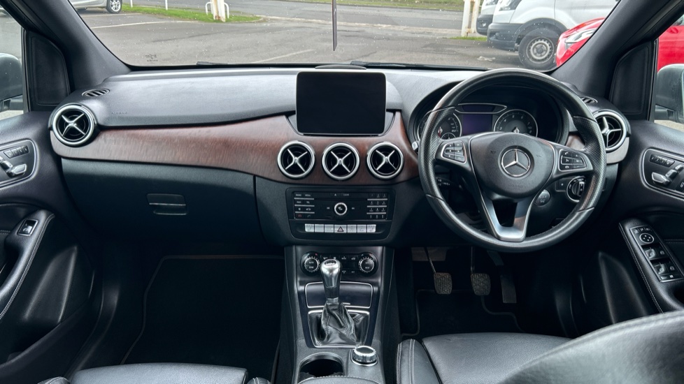 Mercedes-Benz B-Class B200 Exclusive Edition Plus 5dr Petrol Hatchback - Image 10