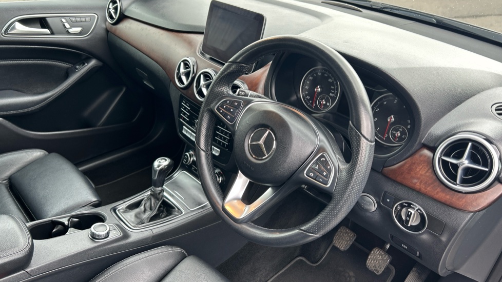 Mercedes-Benz B-Class B200 Exclusive Edition Plus 5dr Petrol Hatchback - Image 11