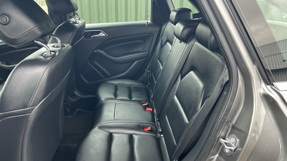 Mercedes-Benz B-Class B200 Exclusive Edition Plus 5dr Petrol Hatchback - Image 16