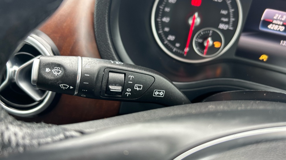 Mercedes-Benz B-Class B200 Exclusive Edition Plus 5dr Petrol Hatchback - Image 28