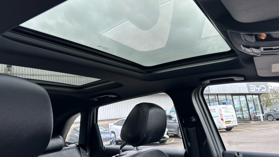 Mercedes-Benz B-Class B200 Exclusive Edition Plus 5dr Petrol Hatchback - Image 33