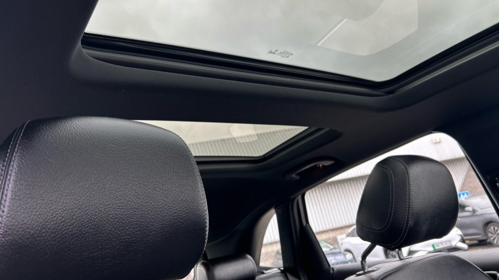 Mercedes-Benz B-Class B200 Exclusive Edition Plus 5dr Petrol Hatchback - Image 34