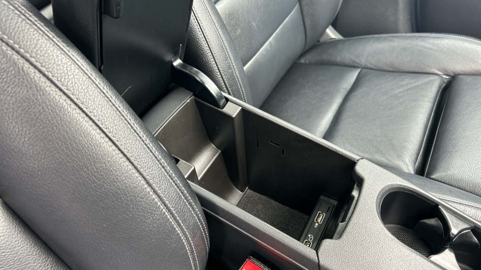 Mercedes-Benz B-Class B200 Exclusive Edition Plus 5dr Petrol Hatchback - Image 37