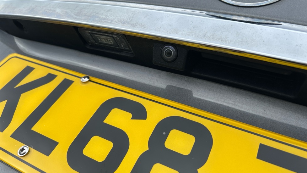 Mercedes-Benz B-Class B200 Exclusive Edition Plus 5dr Petrol Hatchback - Image 40