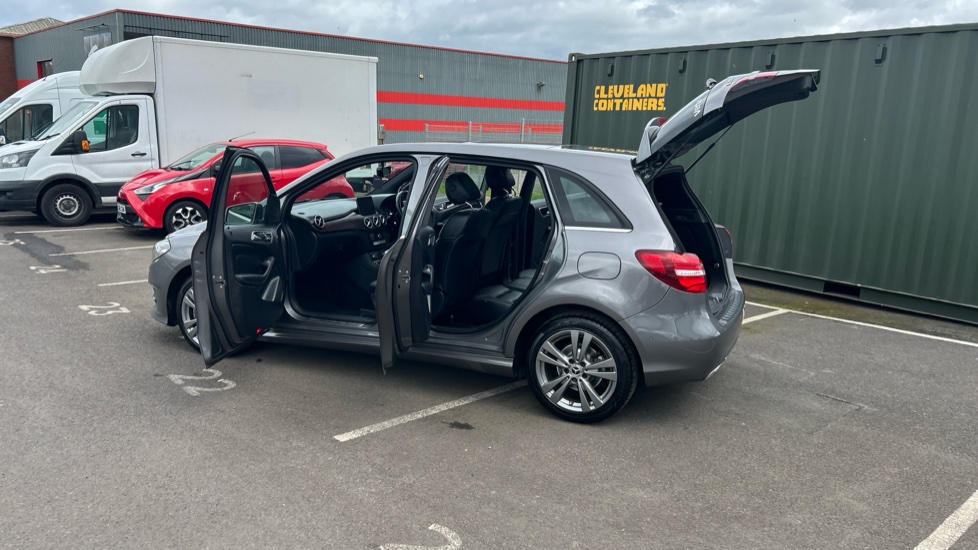 Mercedes-Benz B-Class B200 Exclusive Edition Plus 5dr Petrol Hatchback - Image 52
