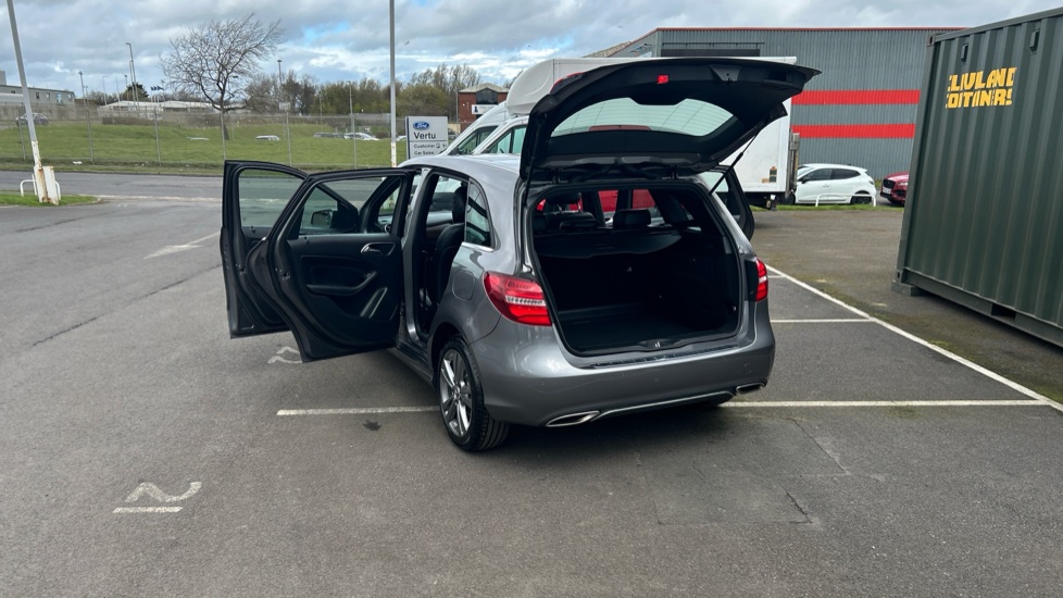 Mercedes-Benz B-Class B200 Exclusive Edition Plus 5dr Petrol Hatchback - Image 55