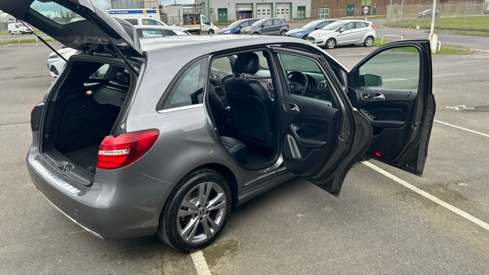 Mercedes-Benz B-Class B200 Exclusive Edition Plus 5dr Petrol Hatchback - Image 60