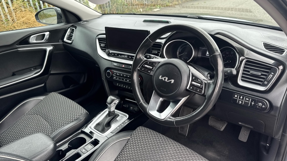 Kia Xceed 1.6 GDi PHEV 3 5dr DCT Hatchback - Image 11