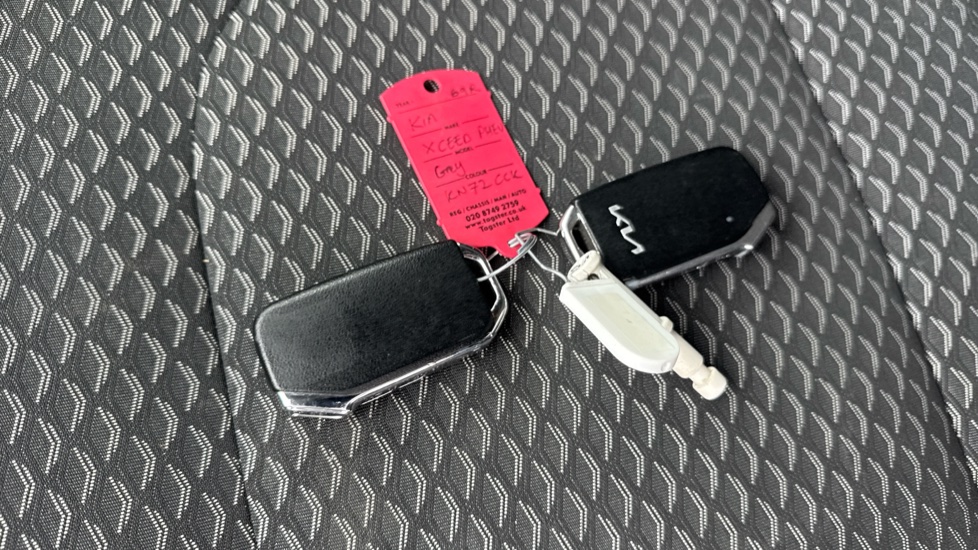 Kia Xceed 1.6 GDi PHEV 3 5dr DCT Hatchback - Image 20