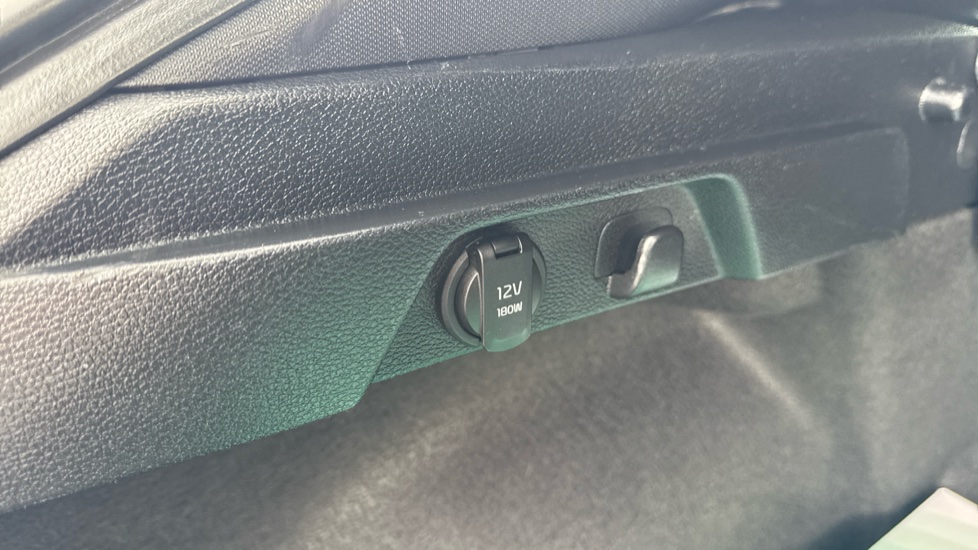 Kia Xceed 1.6 GDi PHEV 3 5dr DCT Hatchback - Image 23