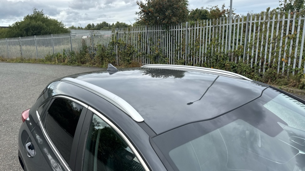 Kia Xceed 1.6 GDi PHEV 3 5dr DCT Hatchback - Image 30