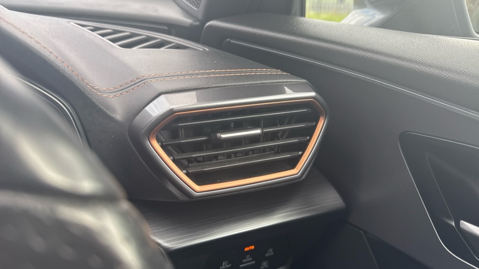 CUPRA Formentor 1.5 TSI 150 V2 5dr DSG Petrol Estate - Image 29