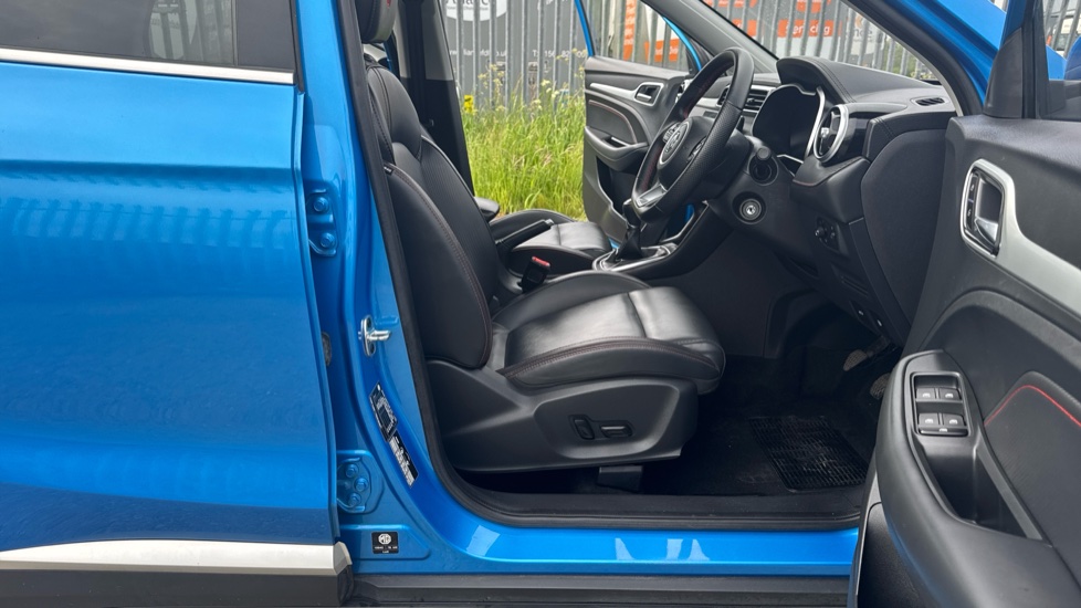 MG ZS 1.5 VTi-TECH Exclusive 5dr Petrol Hatchback - Image 29