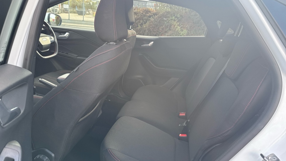 Ford Puma 1.0 EcoBoost Hybrid mHEV ST-Line 5dr DCT Petrol Hatchback - Image 16