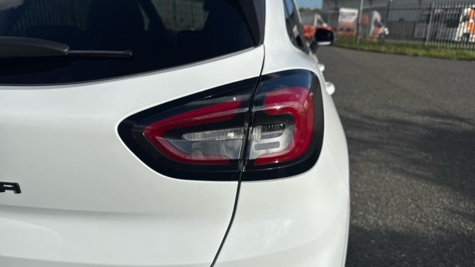 Ford Puma 1.0 EcoBoost Hybrid mHEV ST-Line 5dr DCT Petrol Hatchback - Image 31