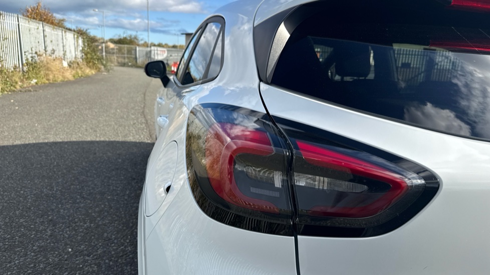 Ford Puma 1.0 EcoBoost Hybrid mHEV ST-Line 5dr DCT Petrol Hatchback - Image 32