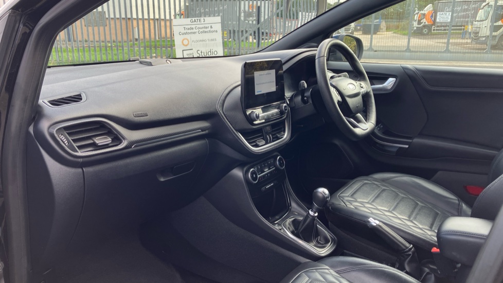 Ford Puma 1.0 EcoBoost Hybrid mHEV 155 ST-Line Vignale 5dr Petrol Hatchback - Image 9