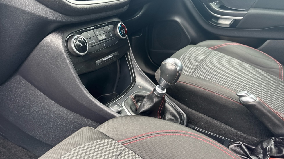 Ford Puma 1.0 EcoBoost Hybrid mHEV ST-Line 5dr Petrol Hatchback - Image 13