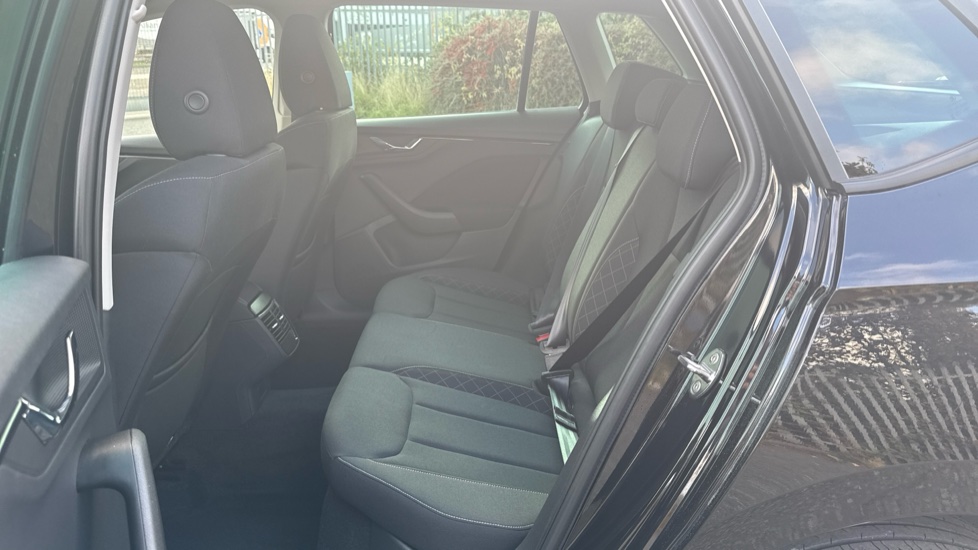 Skoda Kamiq 1.0 TSI 95 SE Drive 5dr Petrol Hatchback - Image 16