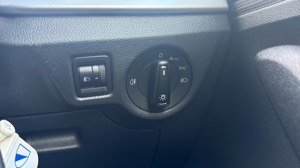 Skoda Kamiq 1.0 TSI 95 SE Drive 5dr Petrol Hatchback - Image 28