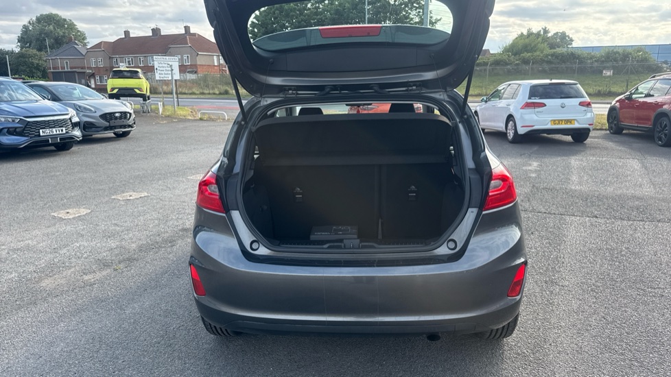 Ford Fiesta 1.1 Zetec 3dr Petrol Hatchback - Image 4
