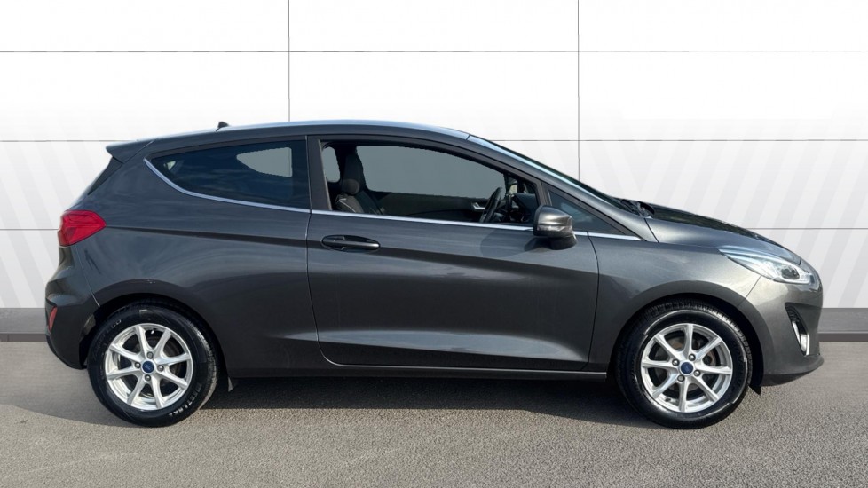 Ford Fiesta 1.1 Zetec 3dr Petrol Hatchback - Image 5