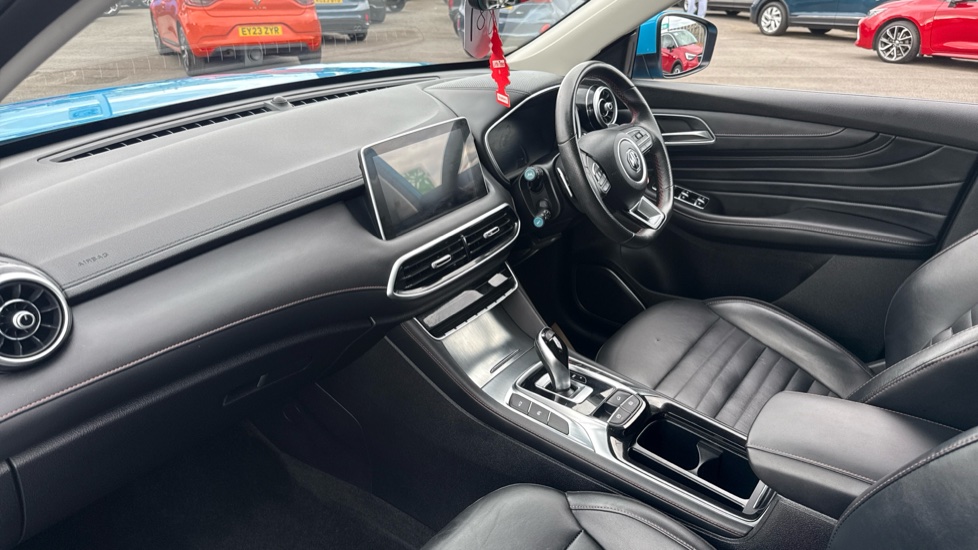 MG HS 1.5 T-GDI Exclusive 5dr DCT Petrol Hatchback - Image 9
