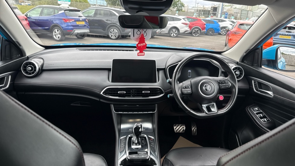 MG HS 1.5 T-GDI Exclusive 5dr DCT Petrol Hatchback - Image 10