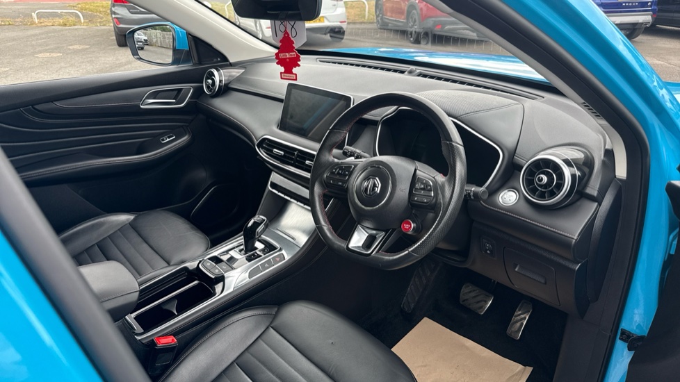 MG HS 1.5 T-GDI Exclusive 5dr DCT Petrol Hatchback - Image 11