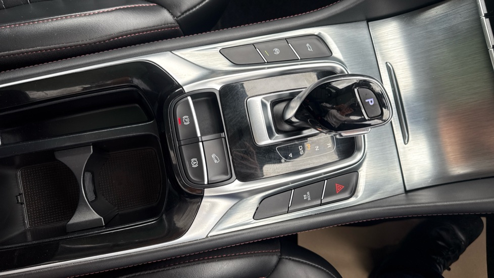 MG HS 1.5 T-GDI Exclusive 5dr DCT Petrol Hatchback - Image 27