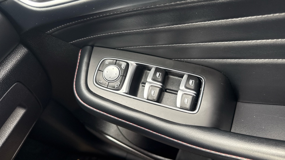 MG HS 1.5 T-GDI Exclusive 5dr DCT Petrol Hatchback - Image 30