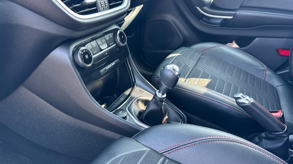 Ford Puma 1.0 EcoBoost Hybrid mHEV ST-Line X 5dr Petrol Hatchback - Image 13