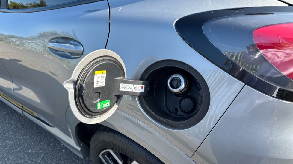 Ford Puma 1.0 EcoBoost Hybrid mHEV ST-Line X 5dr Petrol Hatchback - Image 21