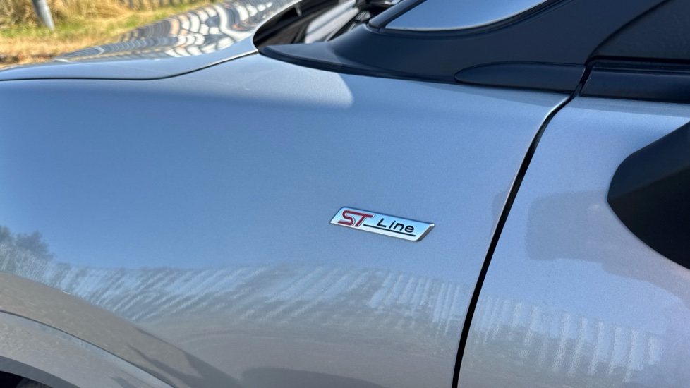 Ford Puma 1.0 EcoBoost Hybrid mHEV ST-Line X 5dr Petrol Hatchback - Image 22