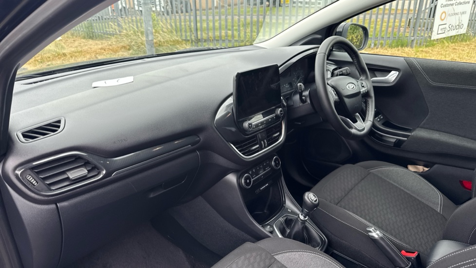 Ford Puma 1.0 EcoBoost Hybrid mHEV Titanium 5dr Petrol Hatchback - Image 9
