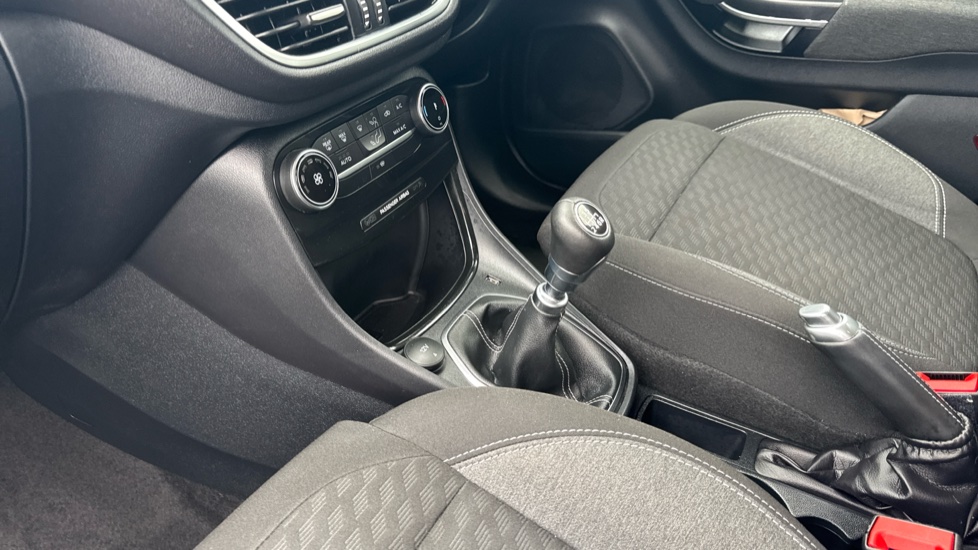 Ford Puma 1.0 EcoBoost Hybrid mHEV Titanium 5dr Petrol Hatchback - Image 13