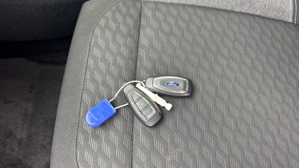 Ford Puma 1.0 EcoBoost Hybrid mHEV Titanium 5dr Petrol Hatchback - Image 20