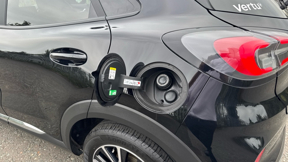 Ford Puma 1.0 EcoBoost Hybrid mHEV Titanium 5dr Petrol Hatchback - Image 24