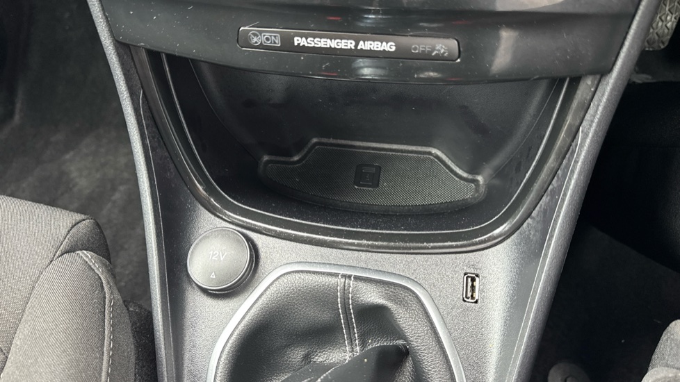 Ford Puma 1.0 EcoBoost Hybrid mHEV Titanium 5dr Petrol Hatchback - Image 32