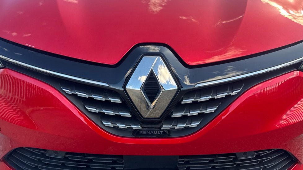 Renault Clio 1.0 TCe 90 SE Edition 5dr Petrol Hatchback - Image 8