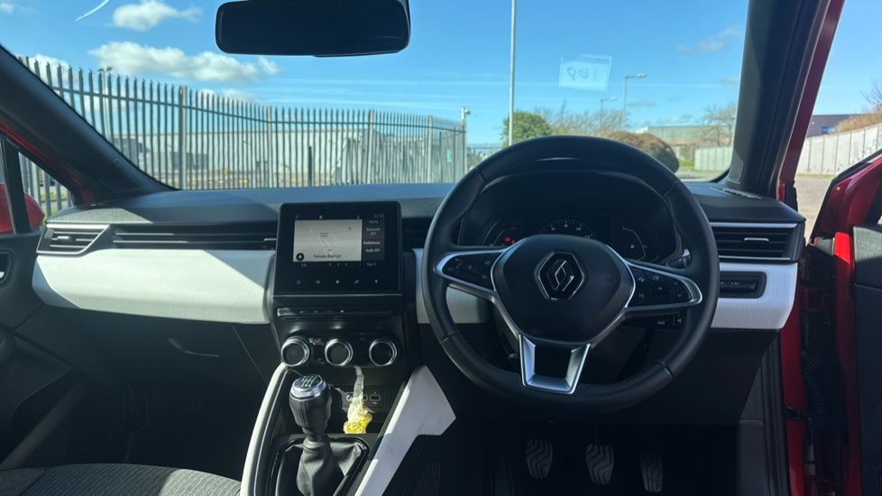 Renault Clio 1.0 TCe 90 SE Edition 5dr Petrol Hatchback - Image 10