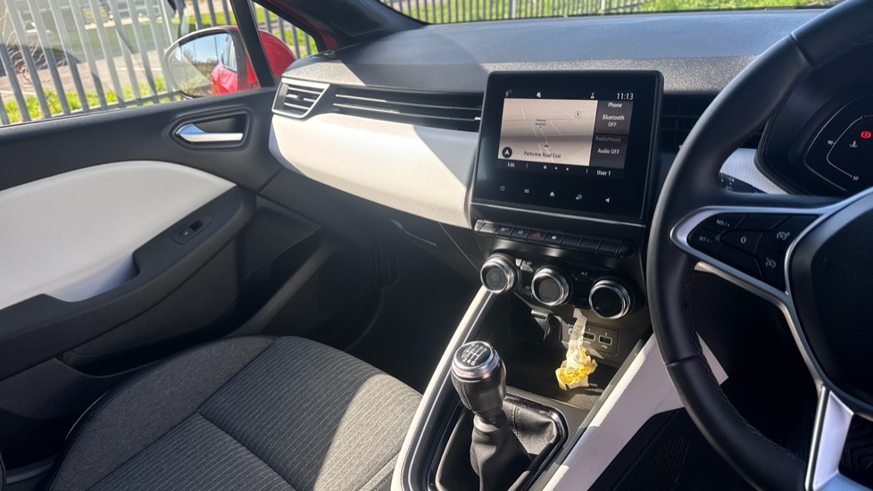 Renault Clio 1.0 TCe 90 SE Edition 5dr Petrol Hatchback - Image 14