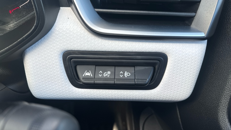 Renault Clio 1.0 TCe 90 SE Edition 5dr Petrol Hatchback - Image 55